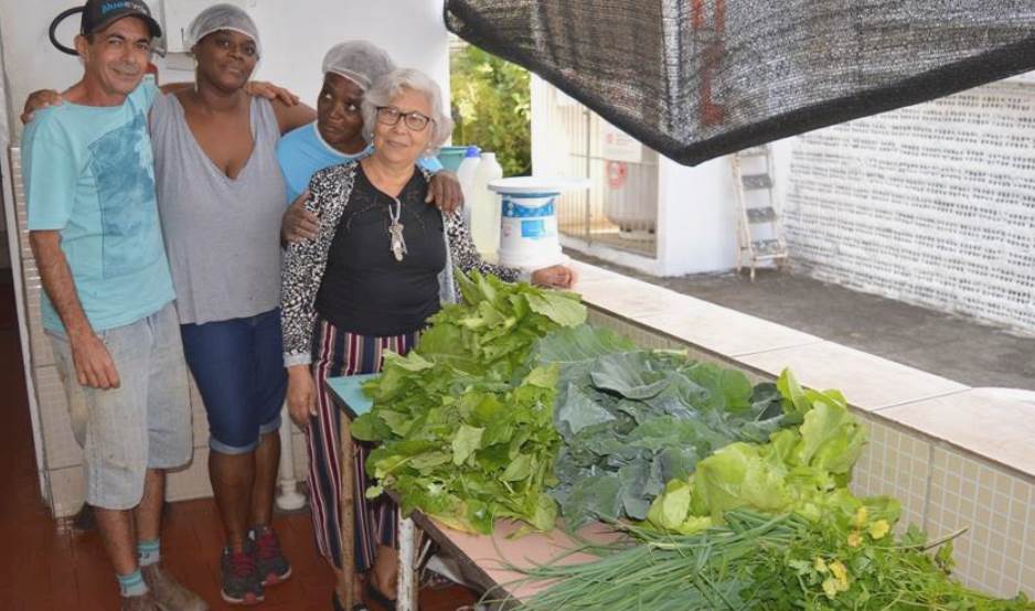 Asilo Santo Antônio recebe doação de verduras caseiras cultivadas por Inspetor da Polícia Civil de Leopoldina