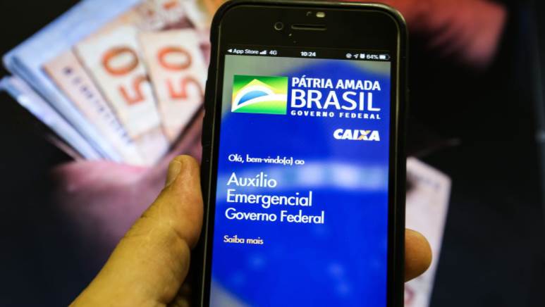 Bolsonaro diz que auxílio deve ser pago entre 4 e 5 de abril