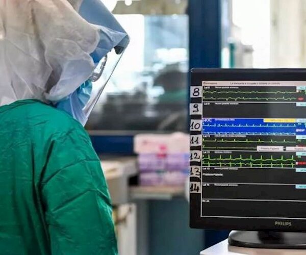 Média de mortes por Covid passa de 200 e bate sétimo recorde seguido em Minas