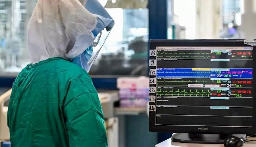 Média de mortes por Covid passa de 200 e bate sétimo recorde seguido em Minas