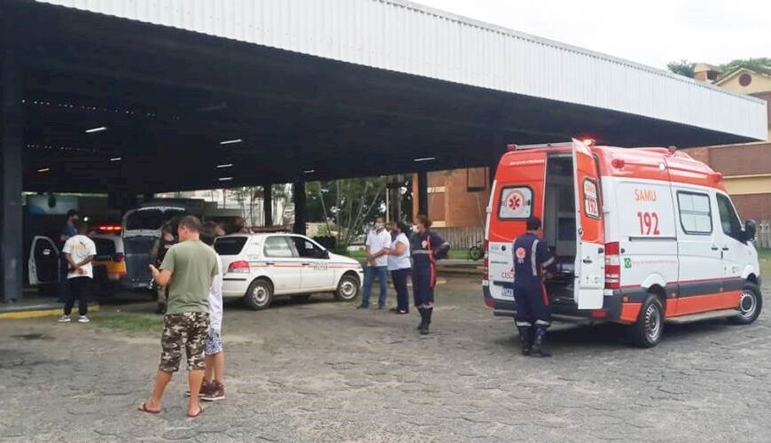 Passageiro ‘surta’ e arremessa extintor em janela de ônibus que passava por Leopoldina