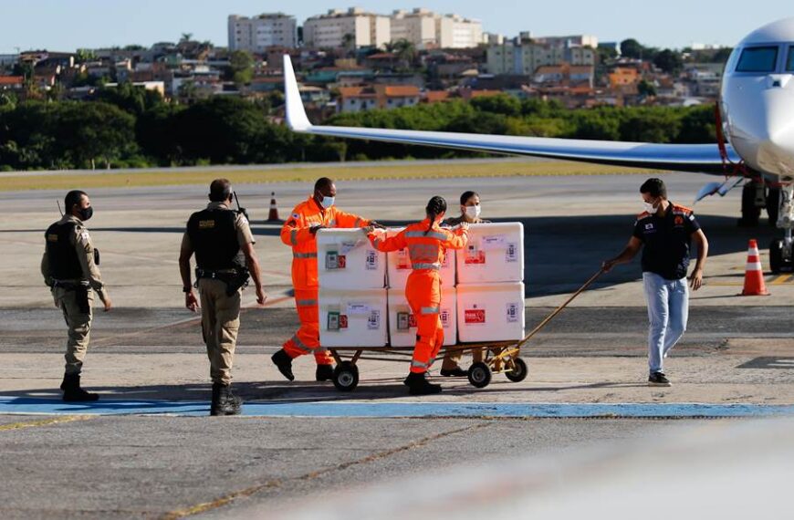 Estado distribui 542.550 doses de vacina contra covid-19 às 28 Regionais de Saúde