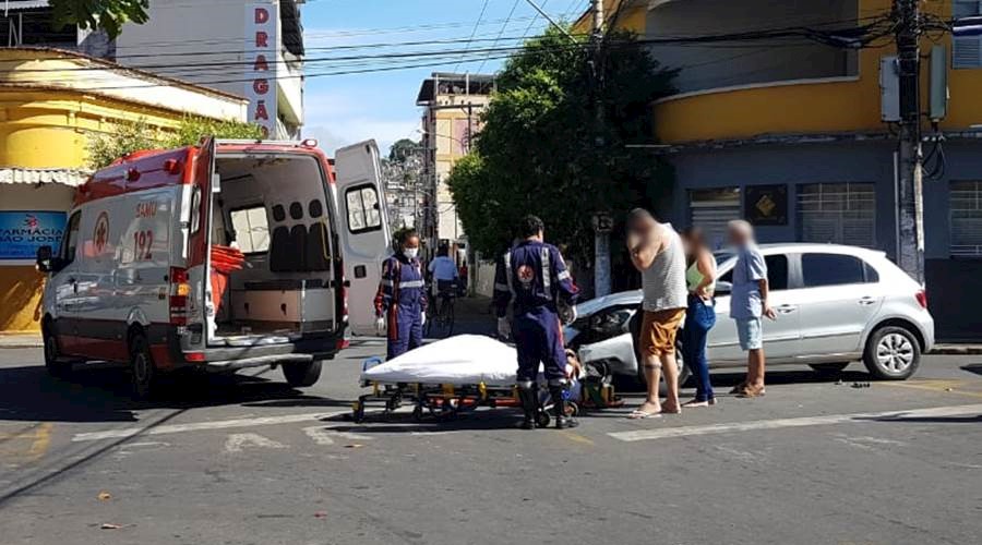 Acidente entre carro e moto deixa um ferido na região central de Leopoldina