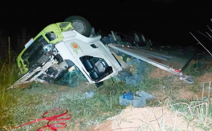 Caminhoneiro morre em acidente na MGC-393 em Volta Grande