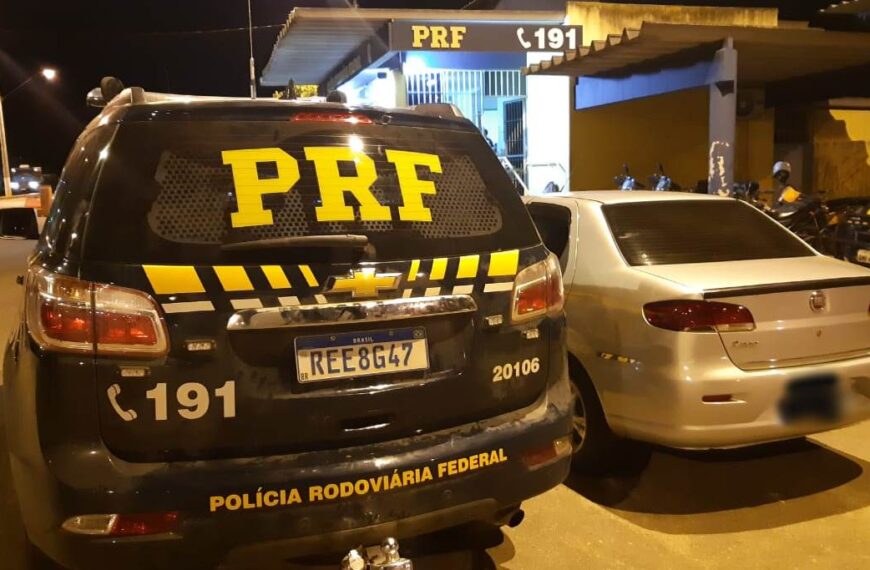 Carro roubado há seis anos em Niterói é recuperado pela PRF em Muriaé