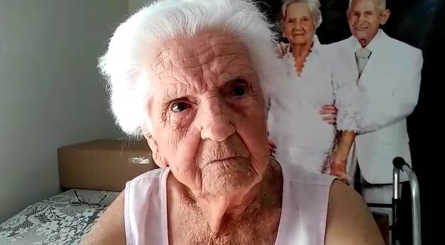 Mineiros vacinados contra Covid relatam alívio, paz e expectativa por retomar à rotina