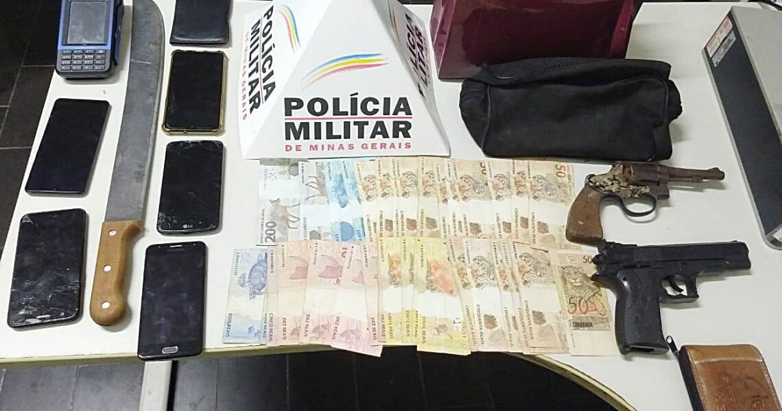 PM de Leopoldina prende 3 e apreende arma após assalto nas Três Cruzes