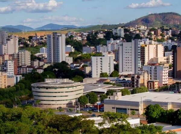 Damata Bebidas divulga 15 vagas de emprego para ajudante e motorista de entrega em Muriaé