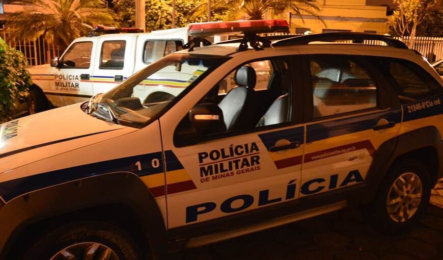 Jovem tenta fugir de abordagem da PM em Leopoldina e é flagrado com drogas na boca