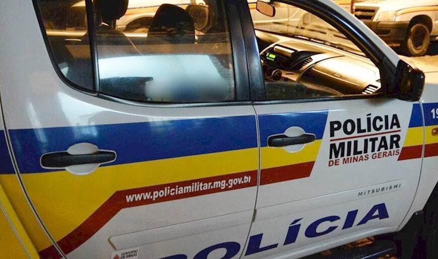 Homem é preso pela PM após roubar comércio e ameaçar vítima em Além Paraíba