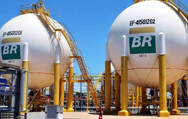 Petrobras reduz preços do diesel e da gasolina nas refinarias
