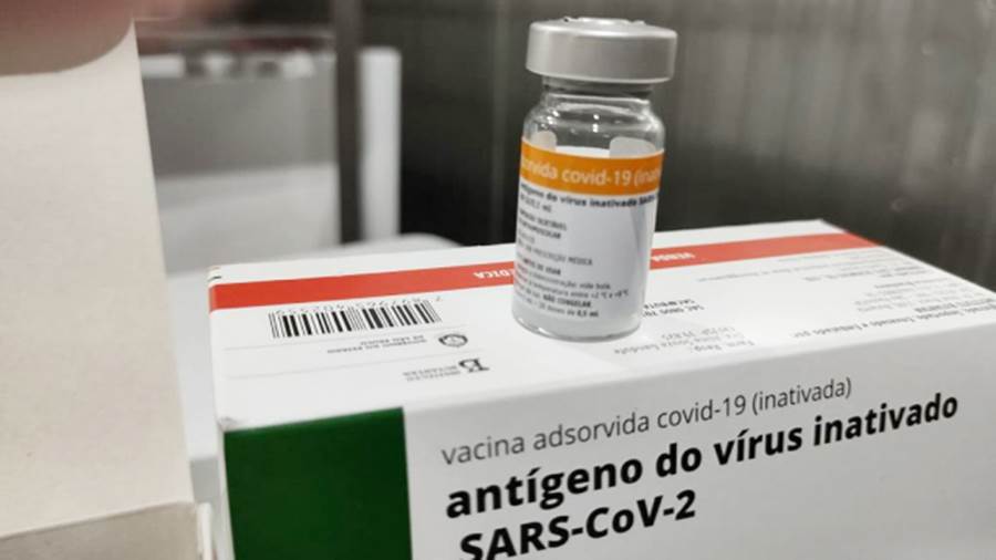 Zema formaliza pedido para que trabalhadores da Educação tenham prioridade no Plano Nacional de Imunização