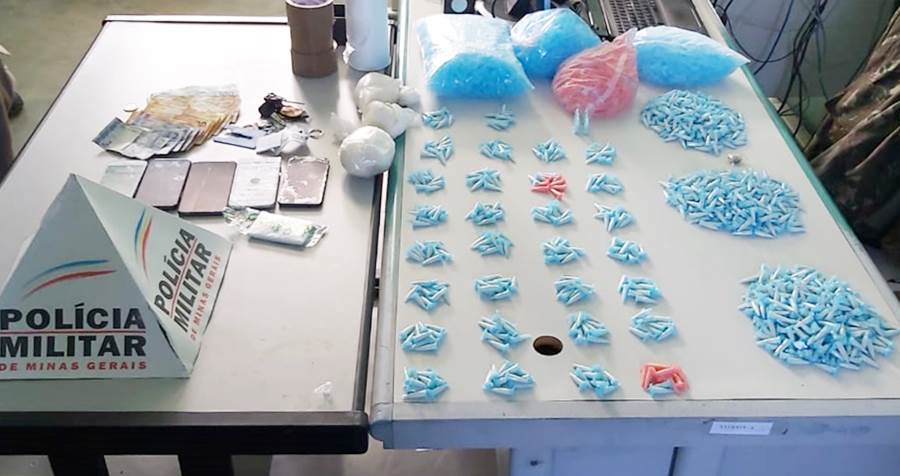 PM prende homem em Volta Grande com 1.046 pinos de cocaína