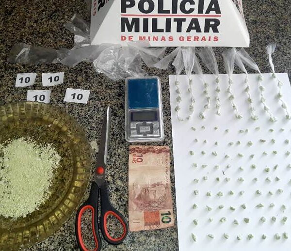 Polícia Militar de Leopoldina apreende 130 pedras de crack durante patrulhamento no São Cristóvão