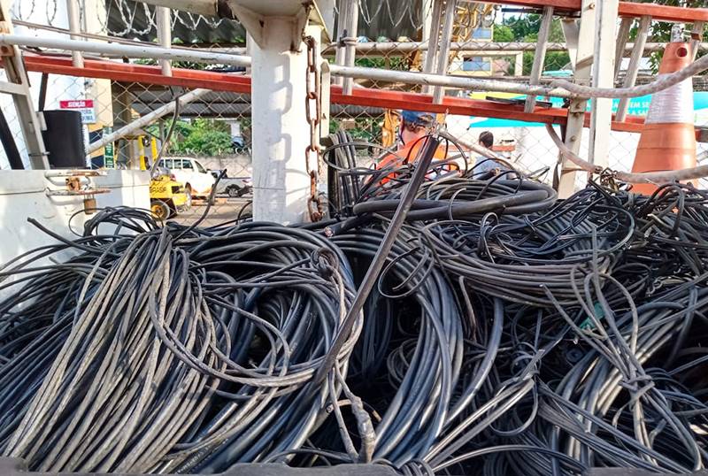 Energisa retira mais de 300 kg de cabos inutilizados dos postes em Cataguases