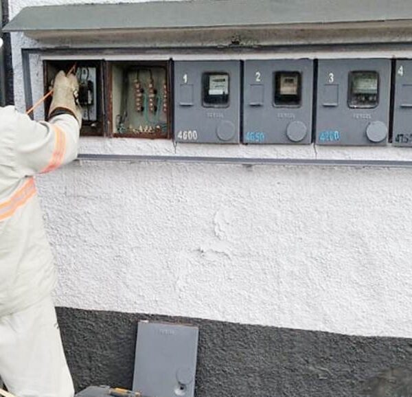 Ações de combate ao furto de energia recuperam o equivalente ao consumo de 3.700 famílias em um mês