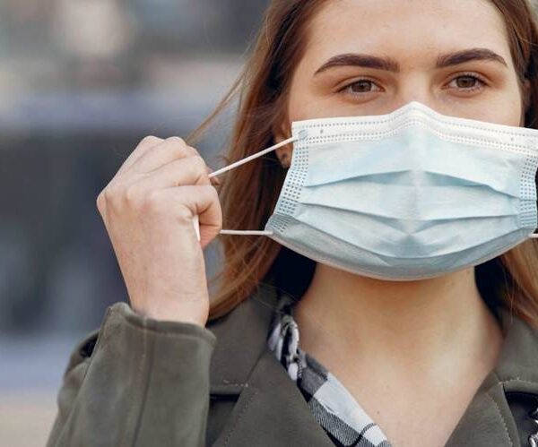 Uso correto da máscara é principal aliado na proteção contra novas cepas do coronavírus