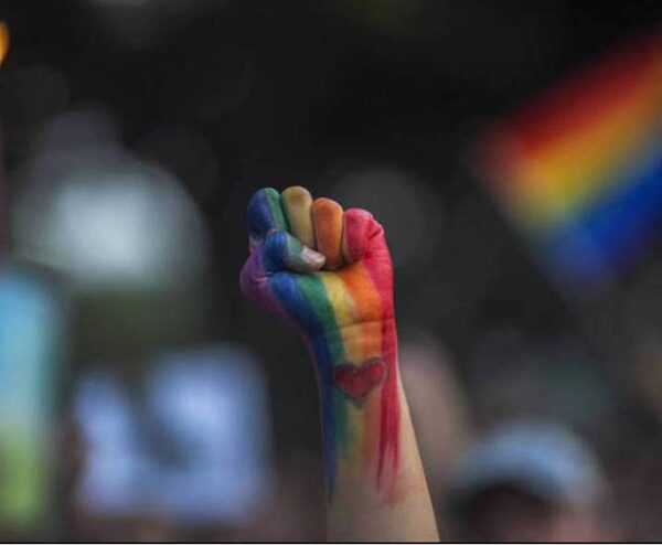 No Dia contra a Homofobia, vítimas de preconceito pedem respeito e igualdade