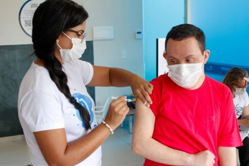 Adultos com Síndrome de Down podem se vacinar contra a Covid nesta quarta em Leopoldina