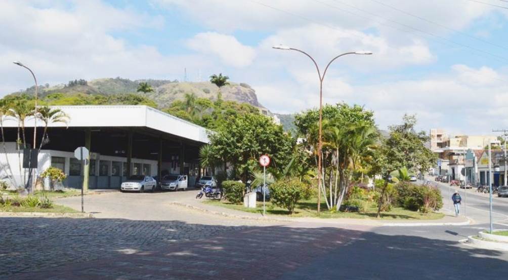 Ministério Público denuncia prefeito e empresas de ônibus por falta de licitação no transporte público distrital de Leopoldina