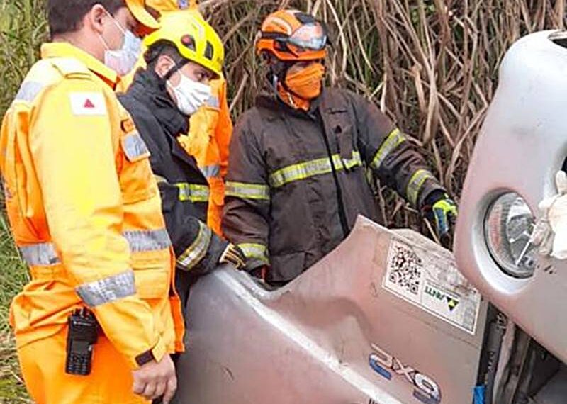 Caminhoneiro morre após acidente na BR-267 em Lima Duarte