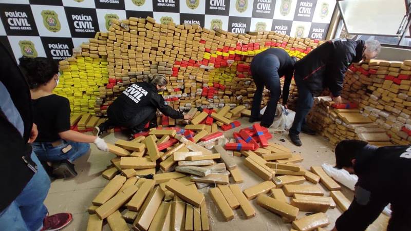 Operação conjunta entre Polícia Civil e PRF apreende grande quantidade de drogas em JF
