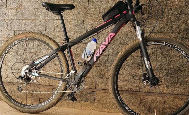 Vítimas procuram por bicicletas furtadas por suspeito preso nesta terça (18) em Leopoldina