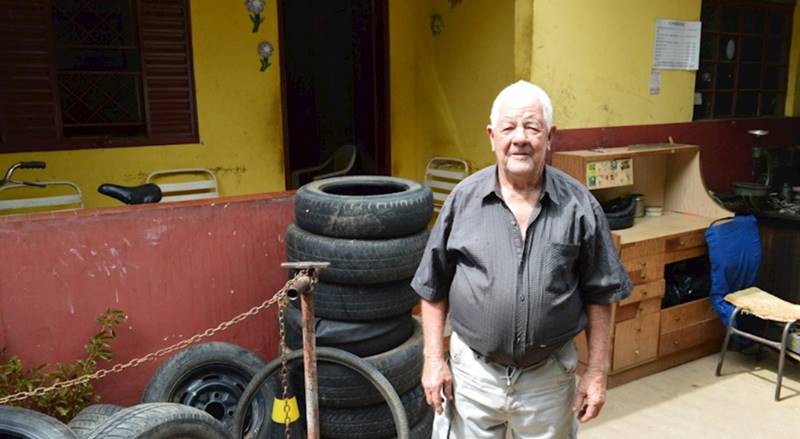 Homenagem: Borracheiro de Leopoldina completa 78 anos e comemora 60 anos de trabalho
