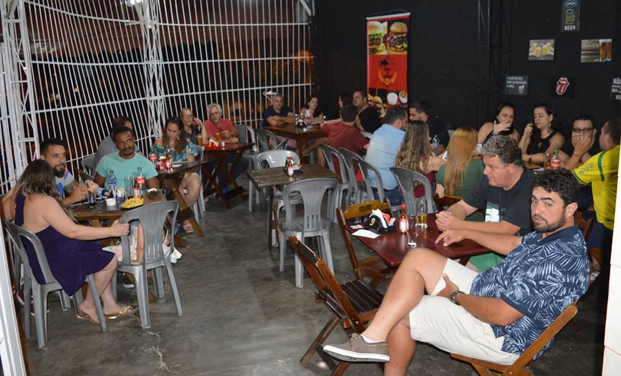 Hamburgueria e Choperia ‘Bull & Chopp’ é inaugurada em Leopoldina