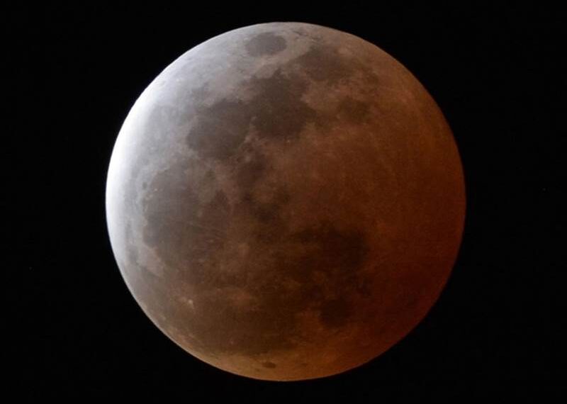 Eclipse e maior superlua do ano ocorrem nesta semana; saiba como observar