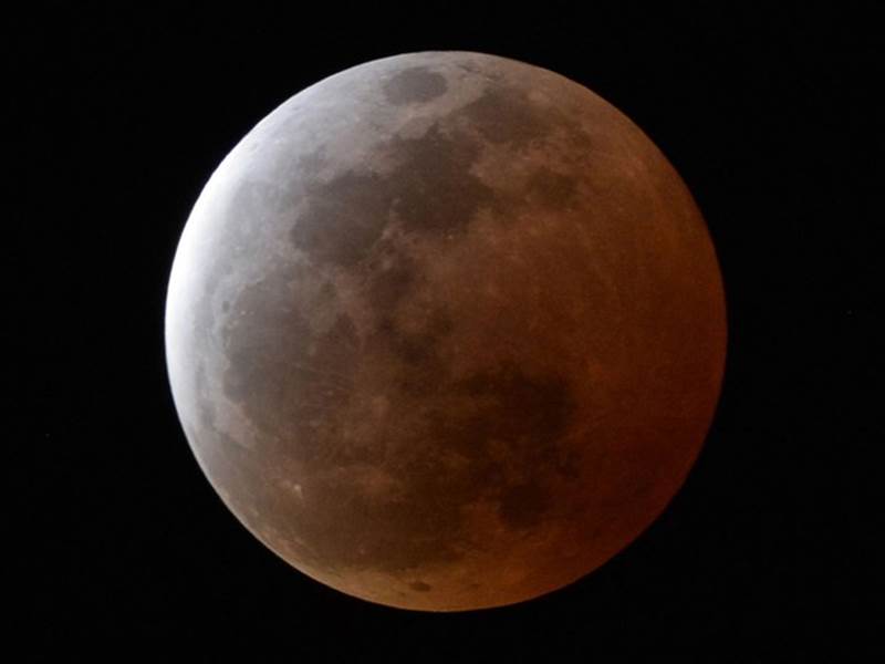 Eclipse e maior superlua do ano ocorrem nesta semana; saiba como observar