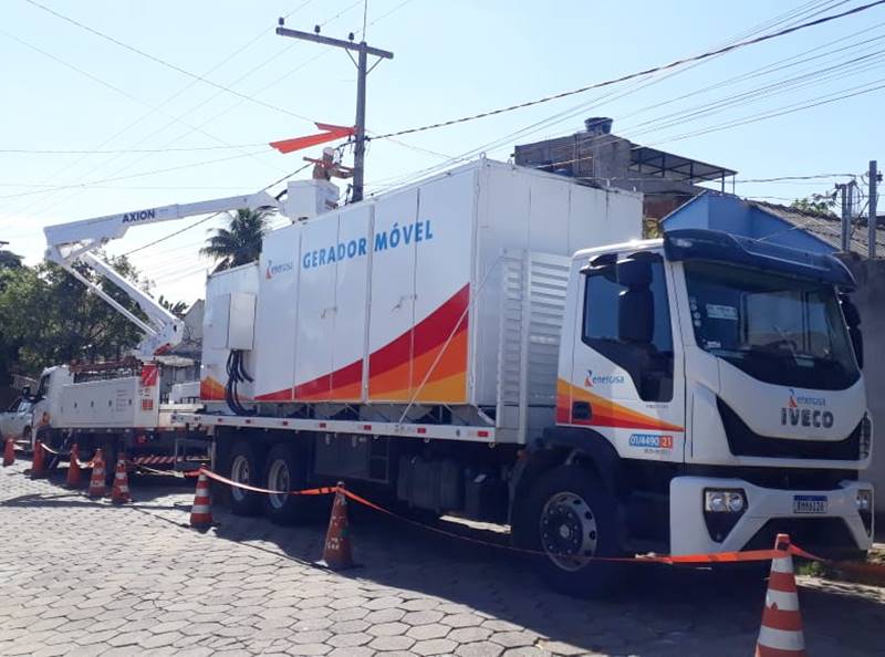 Geradores móveis reduzem número de clientes sem energia durante manutenções preventivas