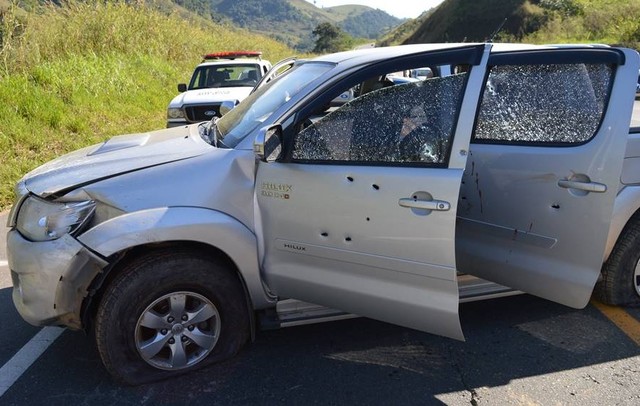 Tentativa de assalto a carga de cigarros termina com tiros na BR-116 próximo a Leopoldina
