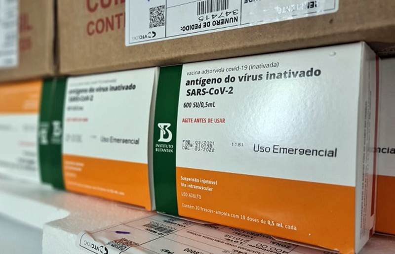 Falta de CoronaVac para aplicar segunda dose atinge 830 cidades mineiras