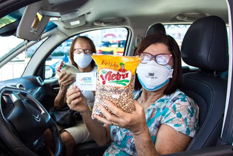 ‘Vacina Solidária’ incentiva doação de alimentos durante imunização em Leopoldina