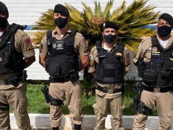 Dois são detidos ao serem flagrados pela PM com drogas na Getúlio Vargas