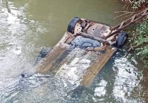 Três pessoas morrem após carro cair de ponte em Senador Firmino