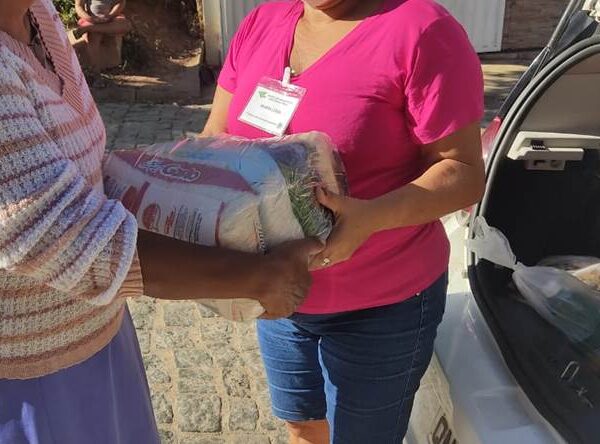 Prefeitura inicia distribuição de 1.406 cestas básicas para famílias em vulnerabilidade social em Leopoldina