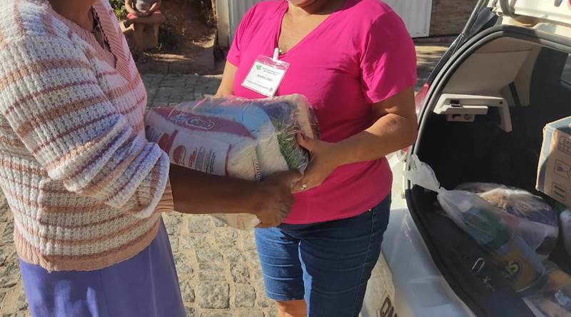 Prefeitura inicia distribuição de 1.406 cestas básicas para famílias em vulnerabilidade social em Leopoldina