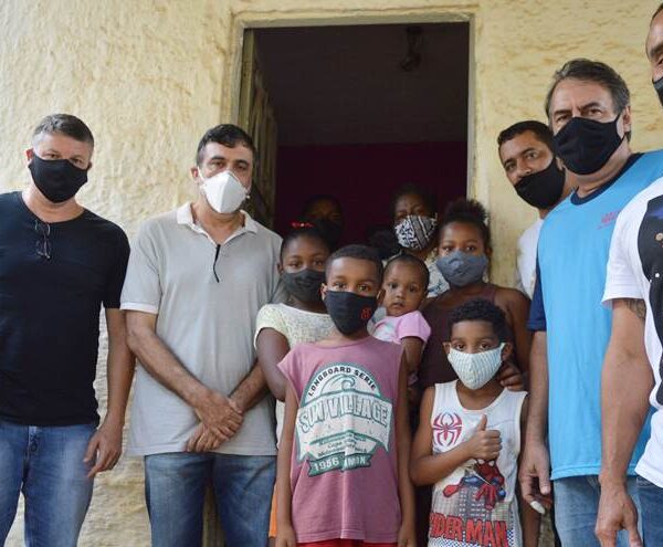 Avó recebe doação de R$ 1.900 após netos devolverem bolsa com R$ 1.500 encontrada em Leopoldina