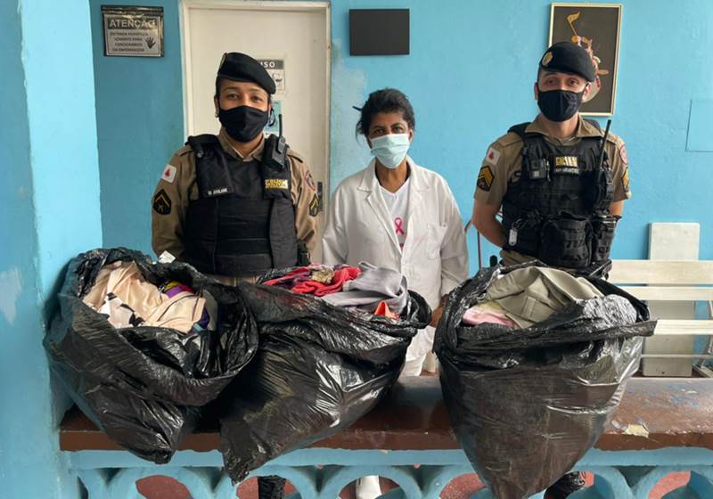 Campanha da 37ª Cia PM de Leopoldina arrecada e distribui roupas de frio para Asilo Santo Antônio