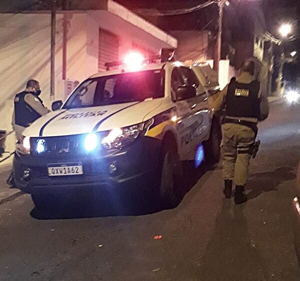Fiscalização da prefeitura encerra festa clandestina com 42 pessoas em Leopoldina