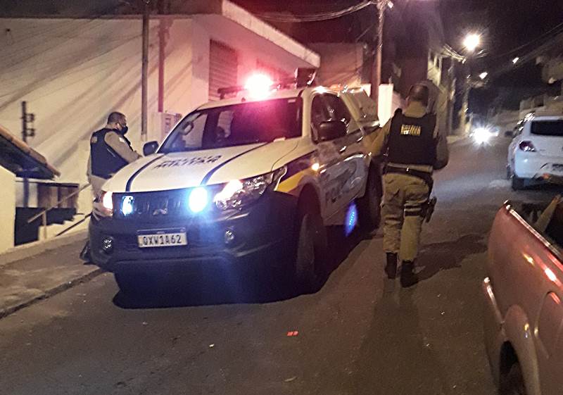 Fiscalização da prefeitura encerra festa clandestina com 42 pessoas em Leopoldina