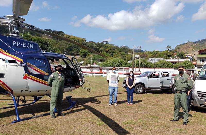 Helicóptero pousa em Leopoldina com mais 5.992 doses de vacina contra Covid-19
