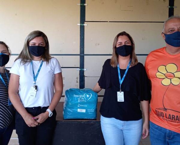Energisa doa cestas básicas para 300 famílias na região