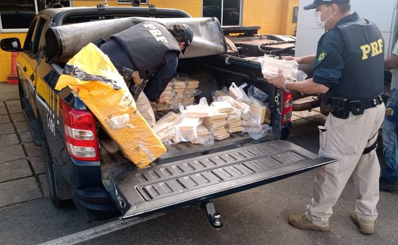 PRF faz apreensão de aproximadamente 500 quilos de pasta base de cocaína em Leopoldina