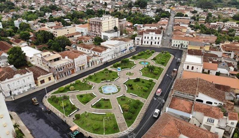 Casal que tomou 3 doses de vacina contra Covid em Rio Novo pode ter de pagar R$ 2 mi de reparação