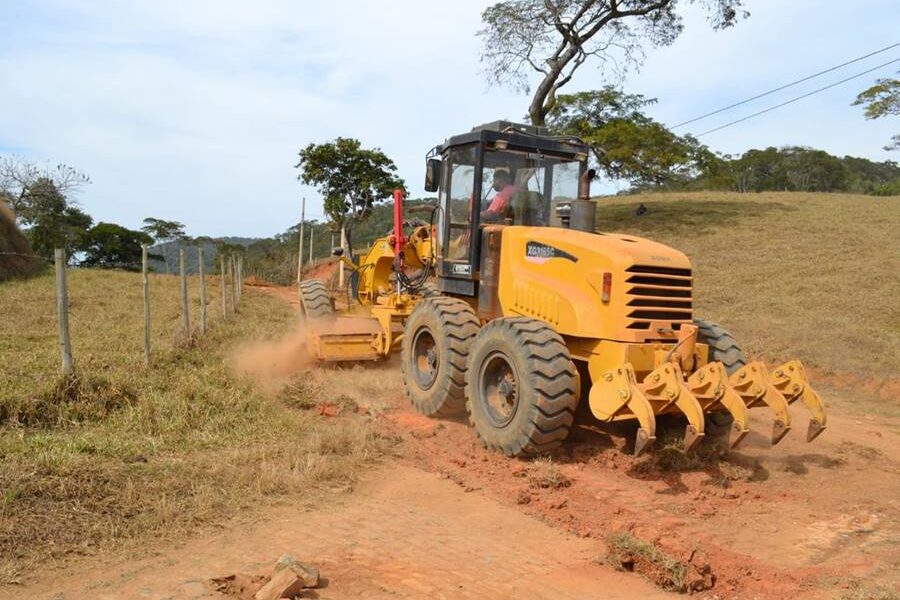 Estrada do Morro do Cruzeiro em Leopoldina recebe melhorias