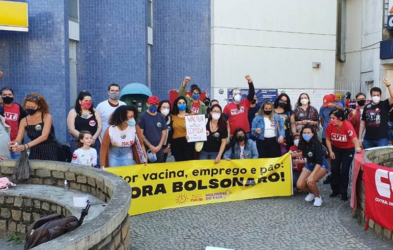 Manifestantes fazem atos contra Bolsonaro e a favor da vacina