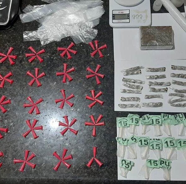 PM de Leopoldina fecha ‘boca de fumo’ e apreende drogas no São Cristóvão